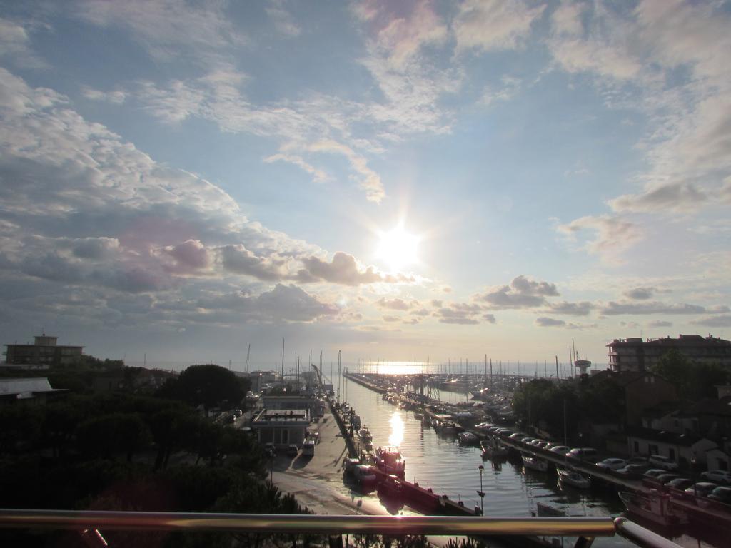 Hotel Franca Milano Marittima Eksteriør billede