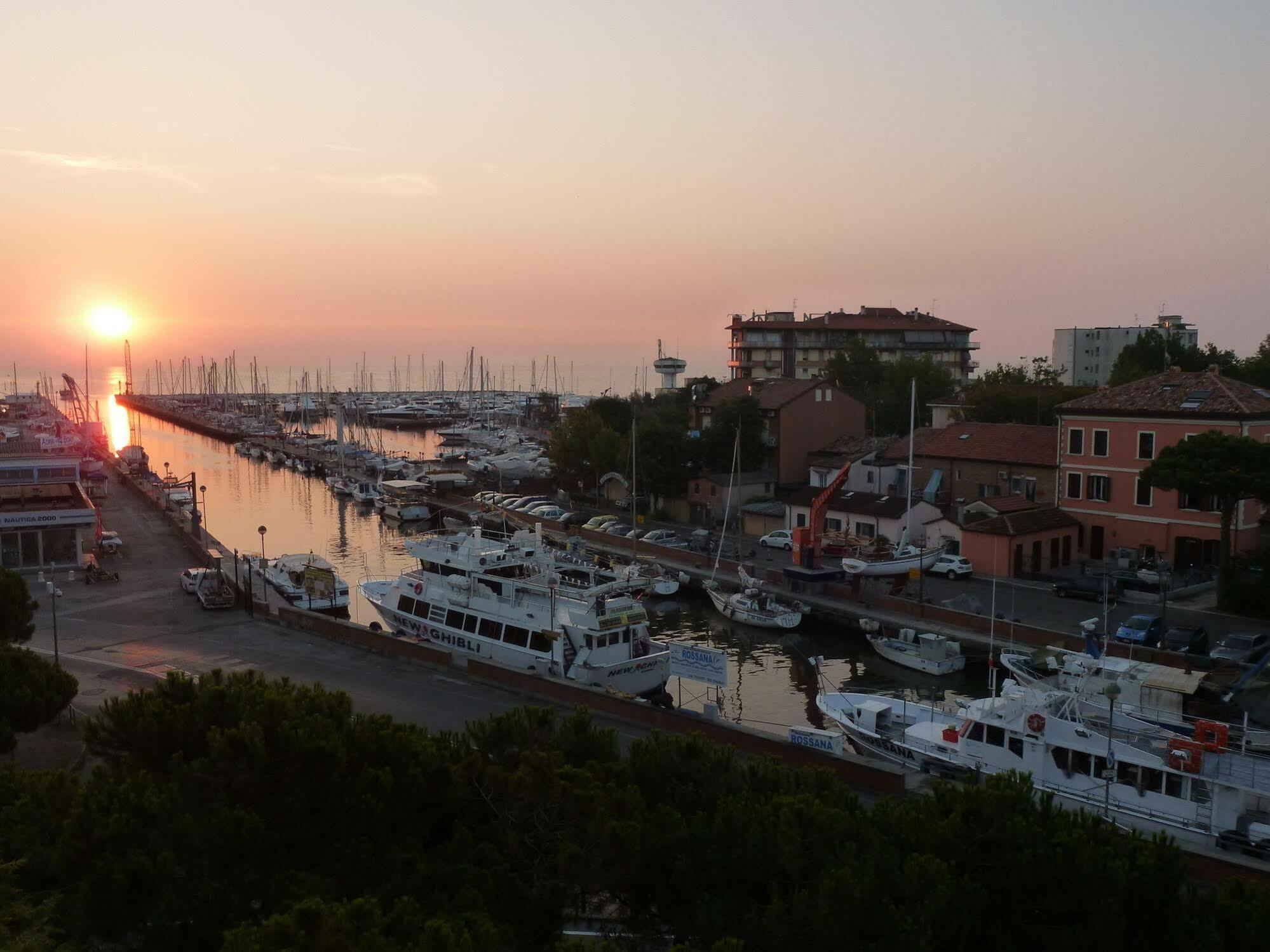 Hotel Franca Milano Marittima Eksteriør billede